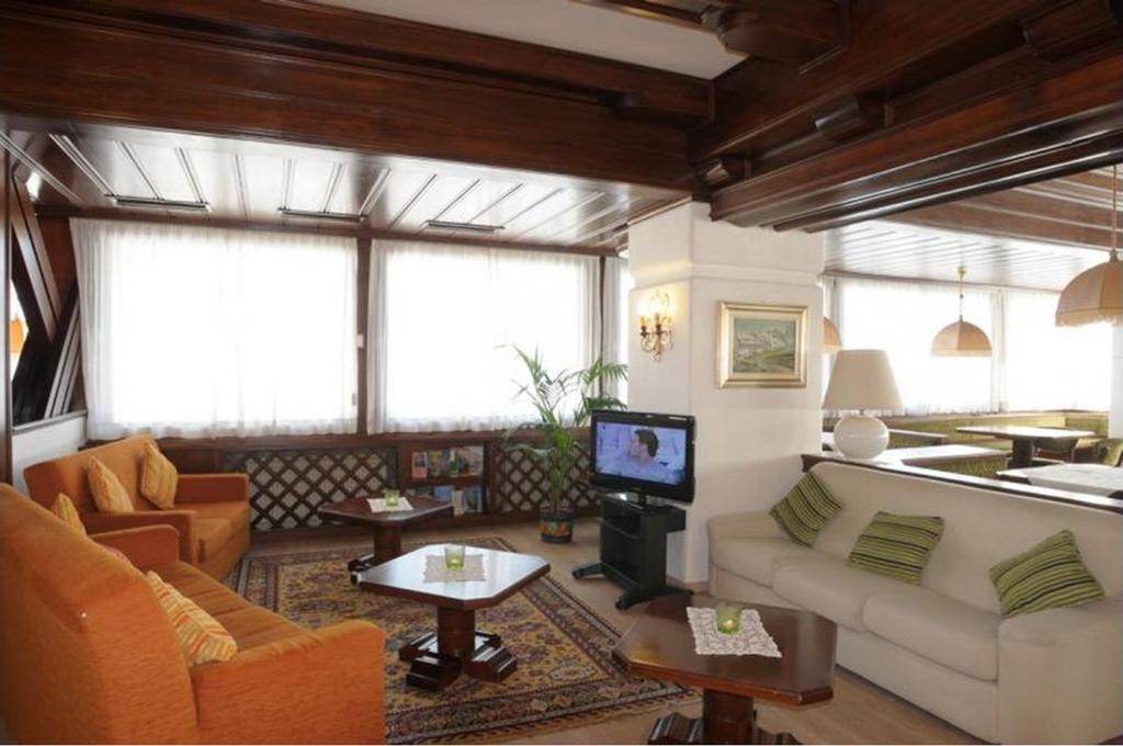 Hotel Corona Val di Zoldo Bagian luar foto
